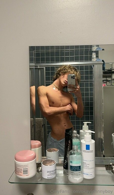 okayjohnnyboy onlyfans nude tits