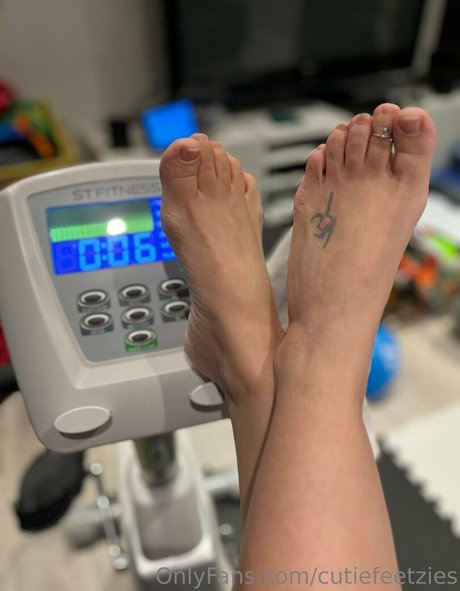 cutiefeetzies onlyfans model