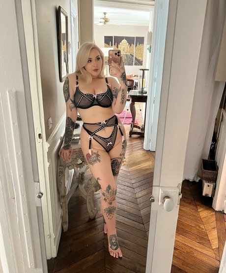 Isabella Bloom nude onlyfans leaks