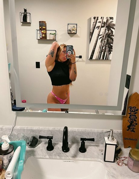 Reannon Hill only fans pic