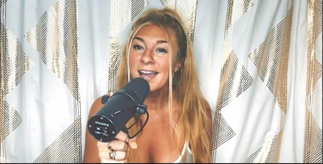 Julia Cole onlyfans nude leaked