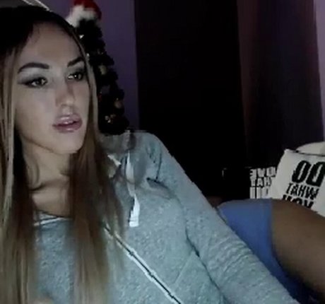 Elysewine onlyfans strip tease