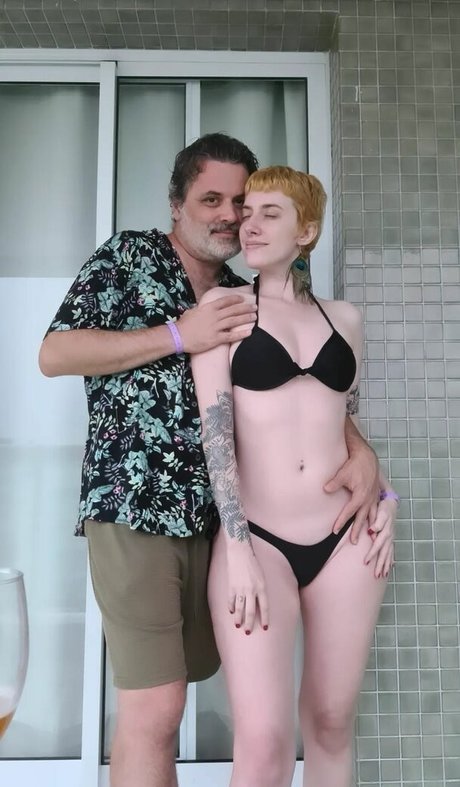 Bela Castelhonebella onlyfans nude pics