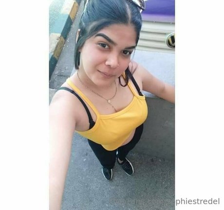 sofia only18 onlyfans desnuda