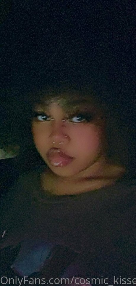 cosmic kisses20 onlyfans naked