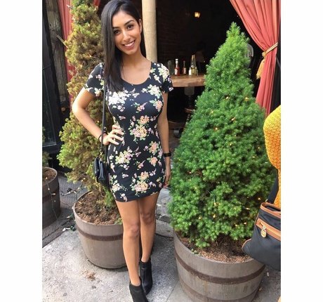 Sasha Kalra onlyfans leak fuck