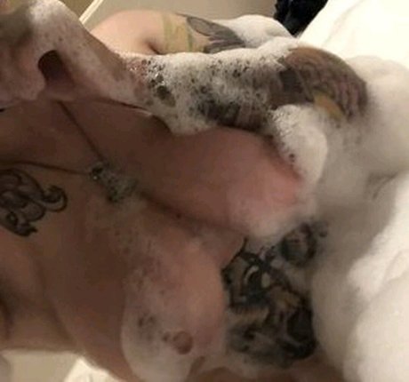 tattooedkhaosss leaked onlyfans