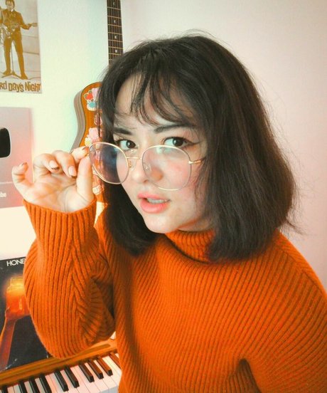 Gabi Belle onlyfans strip tease