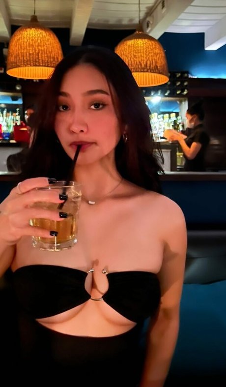 salysaouk onlyfans pic