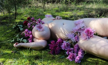 Stella R Galaxy onlyfans.