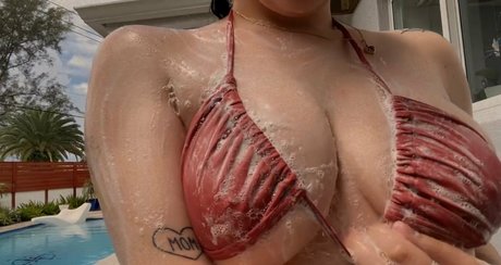 Nikki Natural onlyfans photo