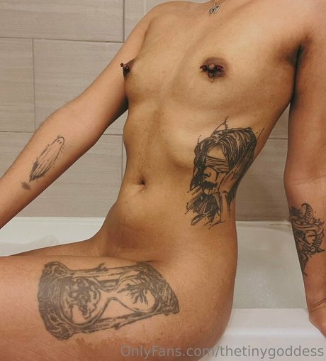 thetinygoddess onlyfans nude photos