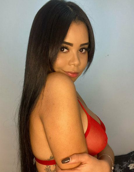 stefaniaqos onlyfans explicit content