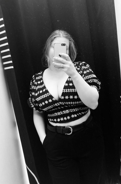 Nina Hope nude onlyfans leak