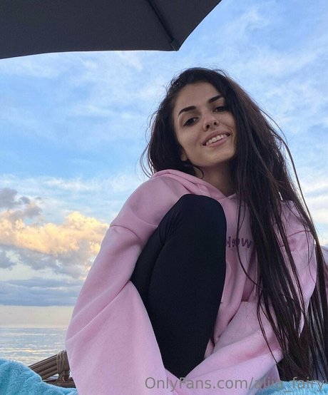 aliia fairy onlyfans leak ass