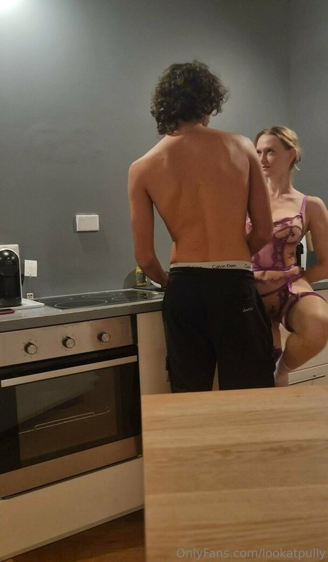 lookatpully desnuda onlyfans