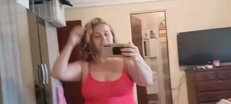 Compartilhando leaked onlyfans