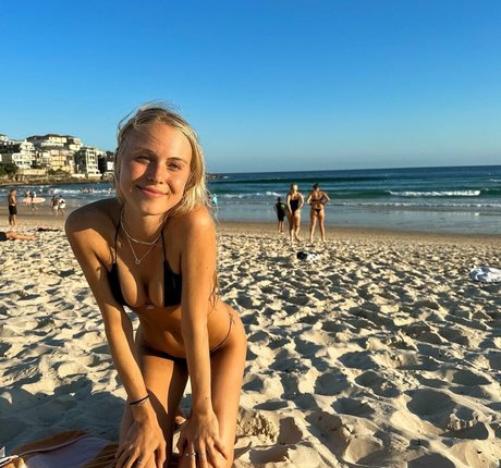 Sarah Lloyd free onlyfans