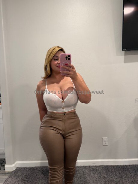 burbujasweet onlyfans strip tease