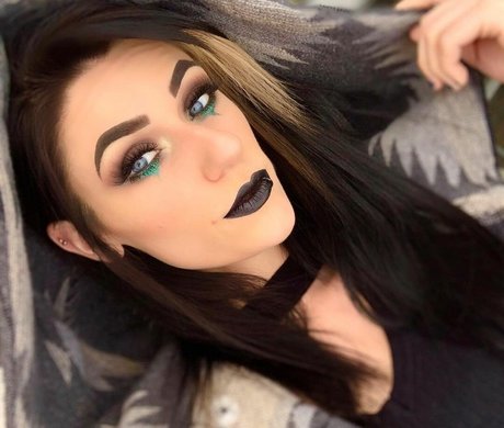 Alikat Goth Girl onlyfans sex leak