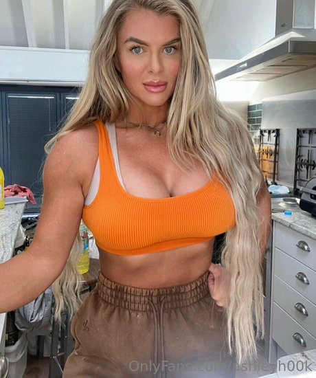 ashleyyyxxxxx boobs onlyfans