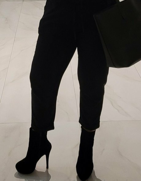 lamagiademispiesx only fans naked