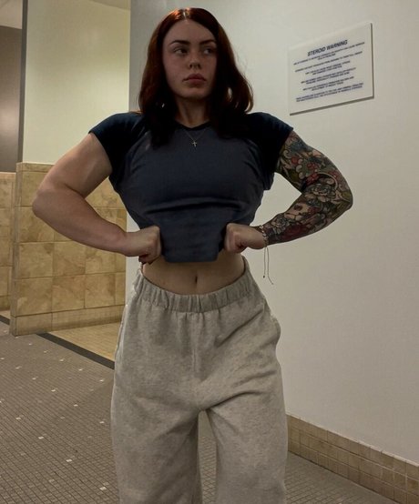 Ayshia Schisel naked onlyfans leaks