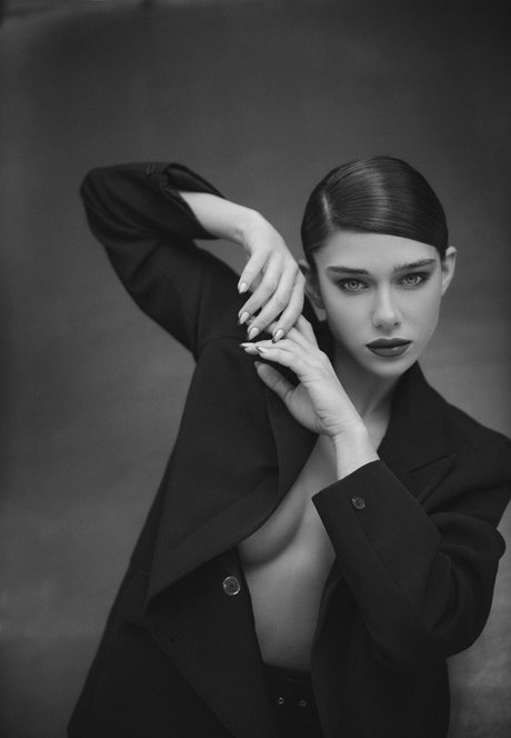 Milana Vino onlyfans lesk