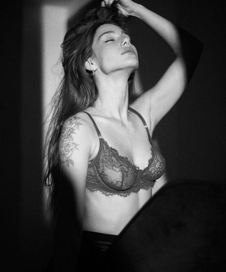 Milana Vino nude leaks onlyfans