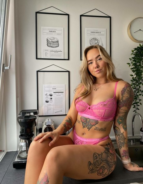 Sabrina Hogh onlyfans naked leaks