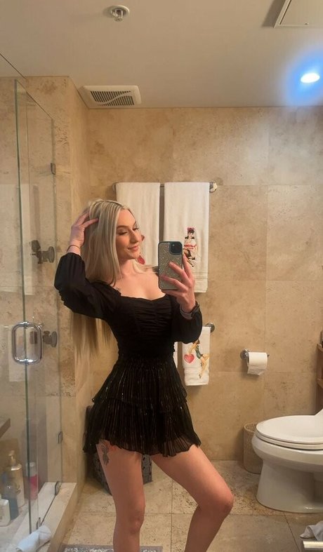 Roxanne Rhodes only fans pics