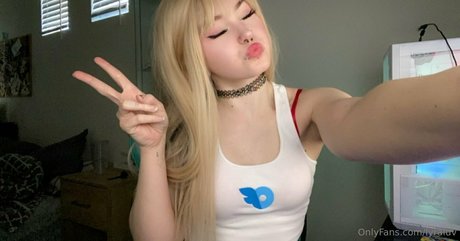 lyraluv onlyfans naked