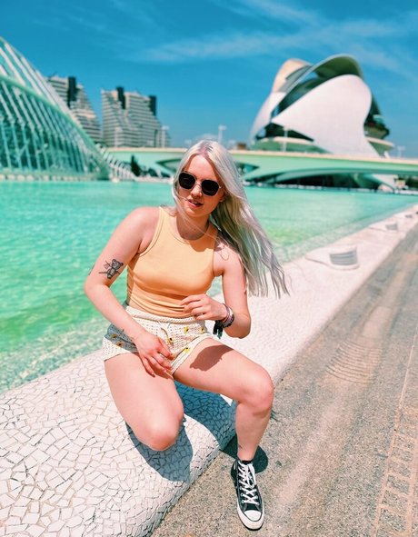 Larissa Zeeuwe onlyfans keak