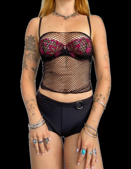 maaddielewis onlyfans strip tease