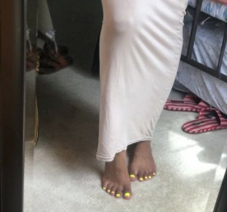 Sinister Simone only fans pics