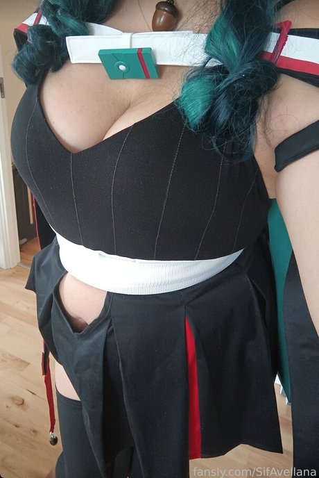 Sif Avellana feet onlyfans