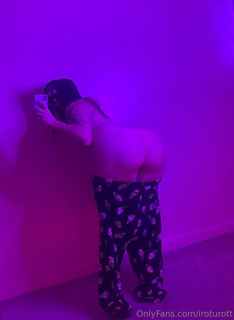 iroturott onlyfans nude tits