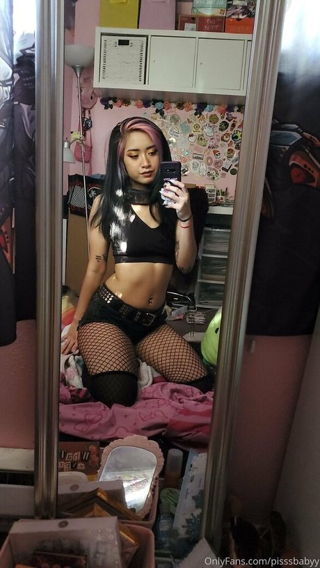 pisssbabyy onlyfans model photos