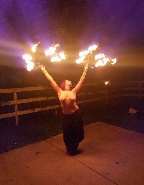 FireKitsune onlyfans content type