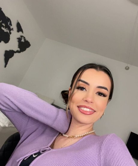 NoraExplorer naked only fans