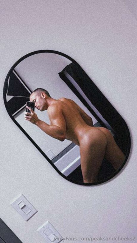 peaksandcheeks2 onlyfans explicit content