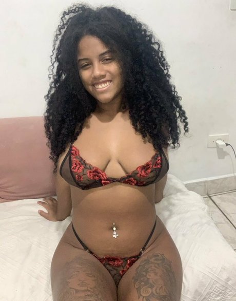 Thayzinhaxxx onlyfans nudes
