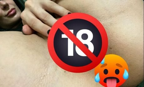 ester witch nude onlyfans pics