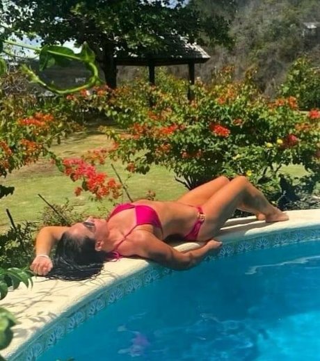 Emily Compagno nude onlyfans