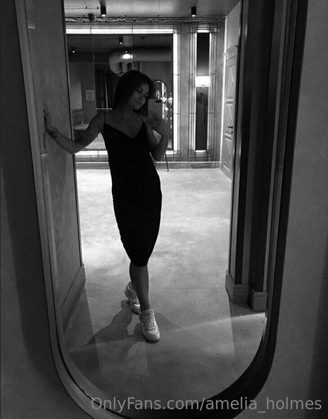 amelia holmes onlyfans tits
