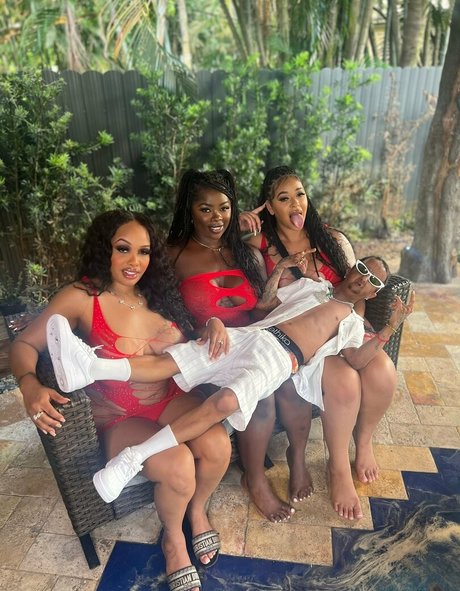 alienland nude leak onlyfans