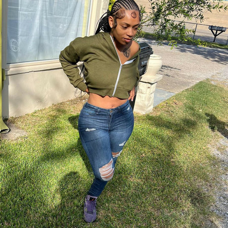 kiraaaaaaaaa__ on onlyfans