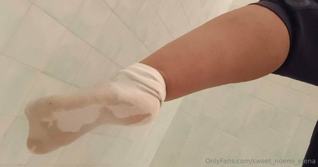 sweet noemi elena onlyfans porn leak