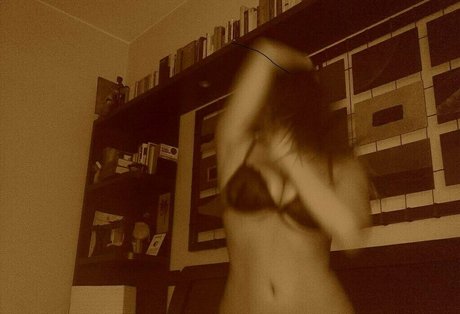 sweet noemi elena onlyfans pics leaked