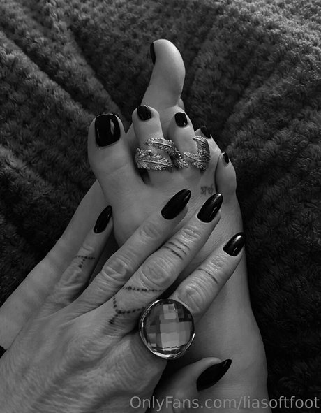 liasoftfoot naked onlyfans leaks